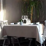Hotel L'auberge Du Chateau 3*