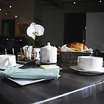 Hotel L'auberge Du Chateau 3*