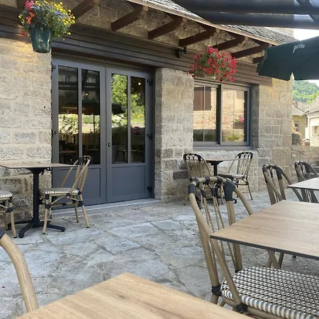 호텔 Logis Restaurant L'auberge Du Chateau Muret-le-Château