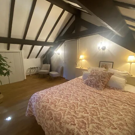 호텔 Logis Restaurant L'auberge Du Chateau 3*