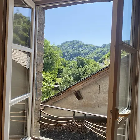 호텔 Logis Restaurant L'auberge Du Chateau 3*