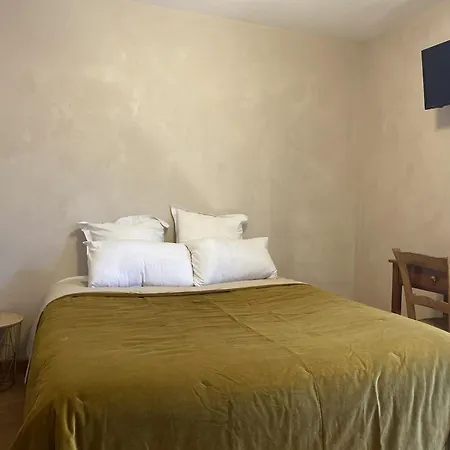 호텔 Logis Restaurant L'auberge Du Chateau Muret-le-Château