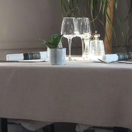 Logis Restaurant L'auberge Du Chateau 3* Muret-le-Château