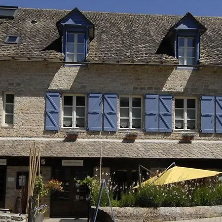 호텔 Logis Restaurant L'auberge Du Chateau 3*