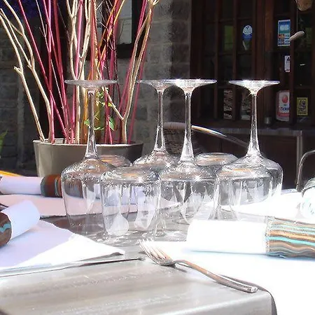 호텔 Logis Restaurant L'auberge Du Chateau