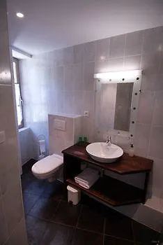Logis Restaurant L'auberge Du Chateau Hotel