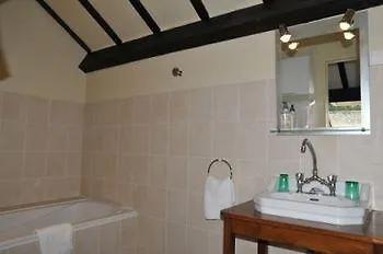 호텔 Logis Restaurant L'auberge Du Chateau Muret-le-Château