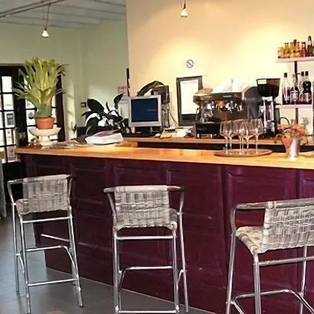 Hotel Logis Restaurant L'auberge Du Chateau Muret-le-Château