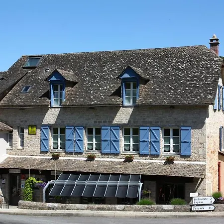 Hotell Logis Restaurant L'auberge Du Chateau 3*