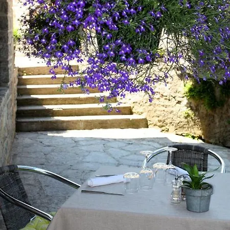 L'auberge Du Chateau 3*