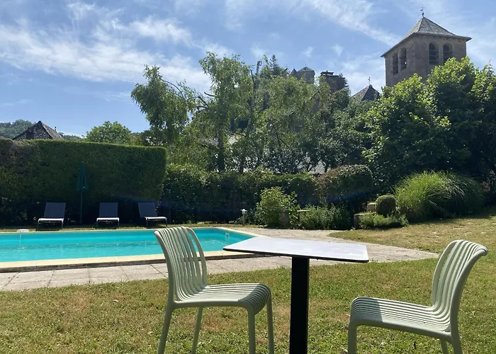 Logis Restaurant L'auberge Du Chateau Hotel Muret-le-Château