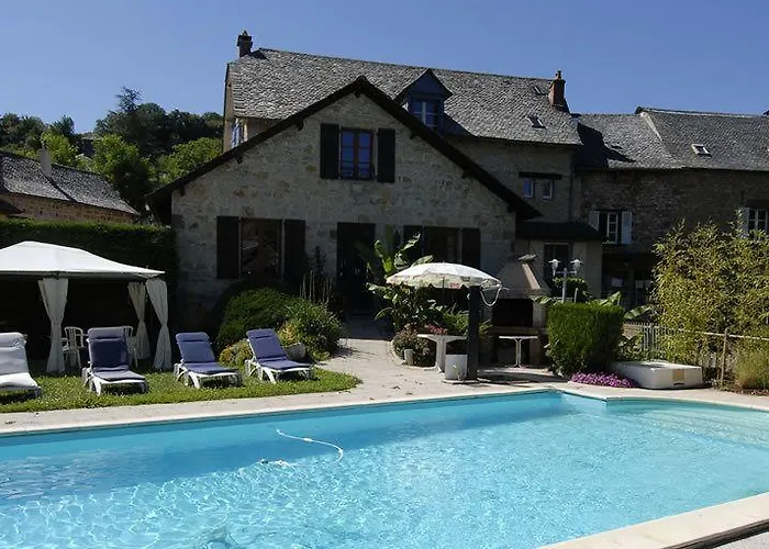 Hotel Logis Restaurant L'auberge Du Chateau Muret-le-Château